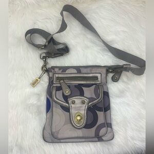 COACH Y2K Madison Clover Signature Gray Blue Crossbody Swingpack Turnlock Bag